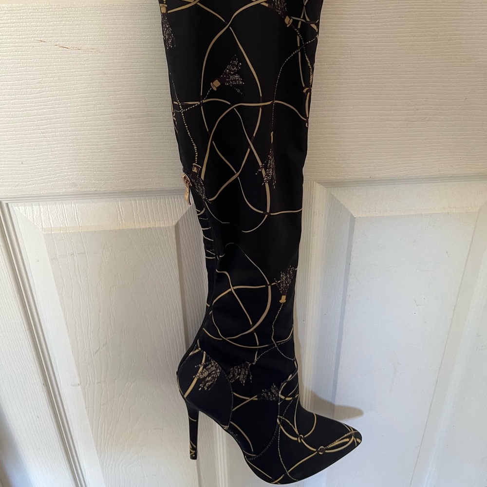 Scarf print heeled boots
